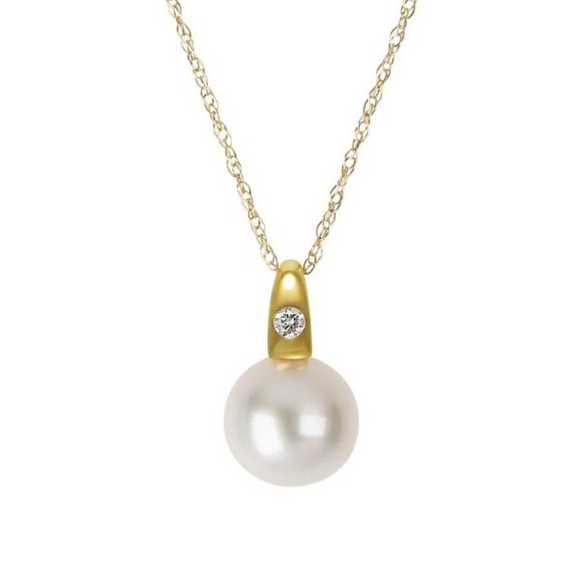 14k Yellow Gold Freshwater Pearl with 0.02ct Diamond Pendant