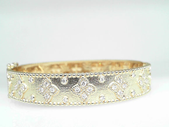 14k Yellow Gold Diamond (0.91ct) Textured Bangle Bracelet 6.5