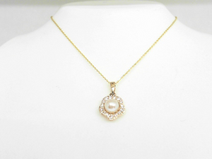 Yellow Gold 4.5mm Pearl and Diamond Necklace