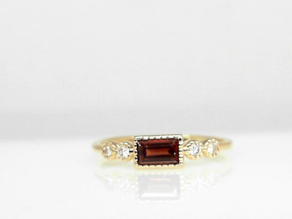 14k Yellow Gold Diamond and Garnet Ring