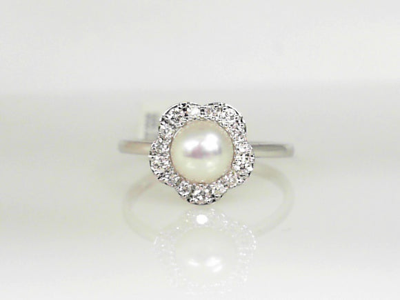 14K WG .20 CT Diamond and Pearl Ring