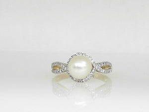 Yellow Gold Freshwater Pearl and Diamond Ring
