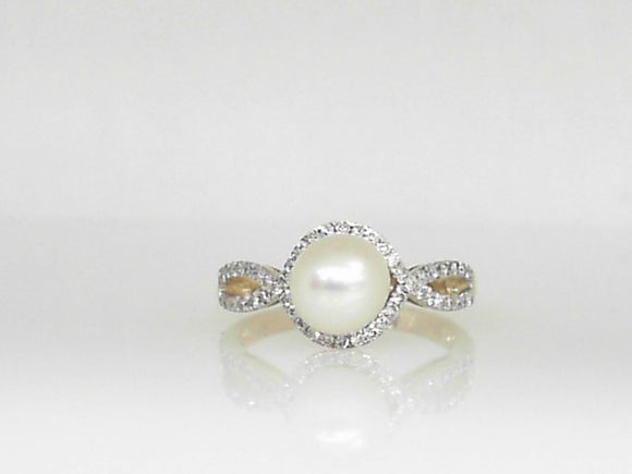 Yellow Gold Freshwater Pearl and Diamond Ring