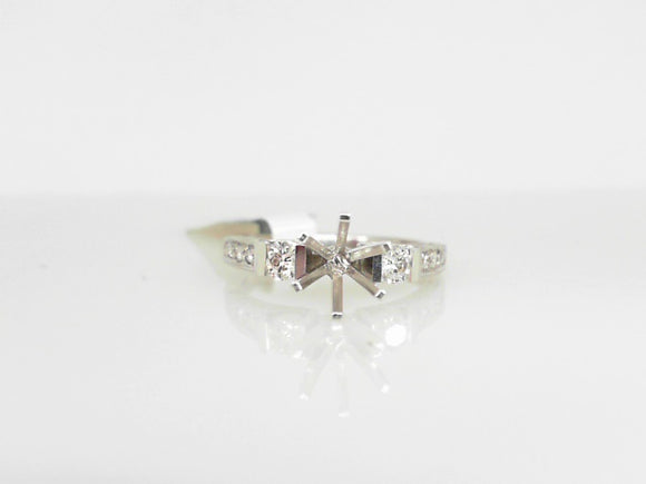 White Gold 6-Prong Round Diamond Semi Mounting