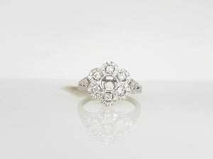 White Gold Flower Shaped Diamond Semi Mounting