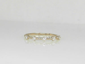 Yellow Gold 5 Diamond Twisted Band